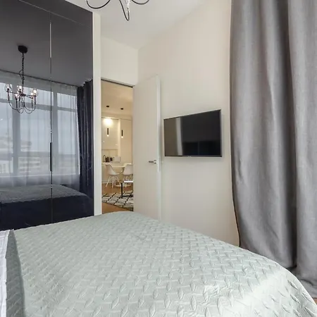 Petrovdom 11-212 In Rc Park, 7 John Mccain Street Apartment Kiew